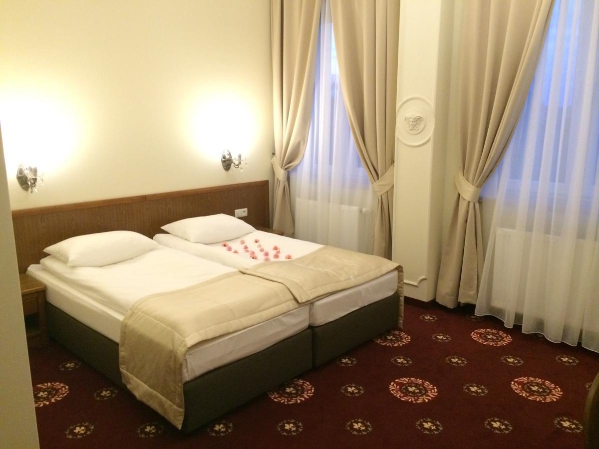 Hotel President Коцьк Екстер'єр фото