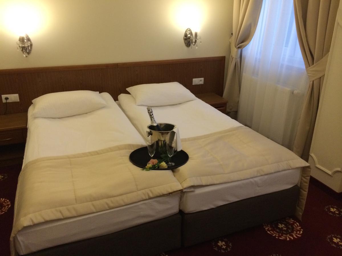 Hotel President Коцьк Екстер'єр фото